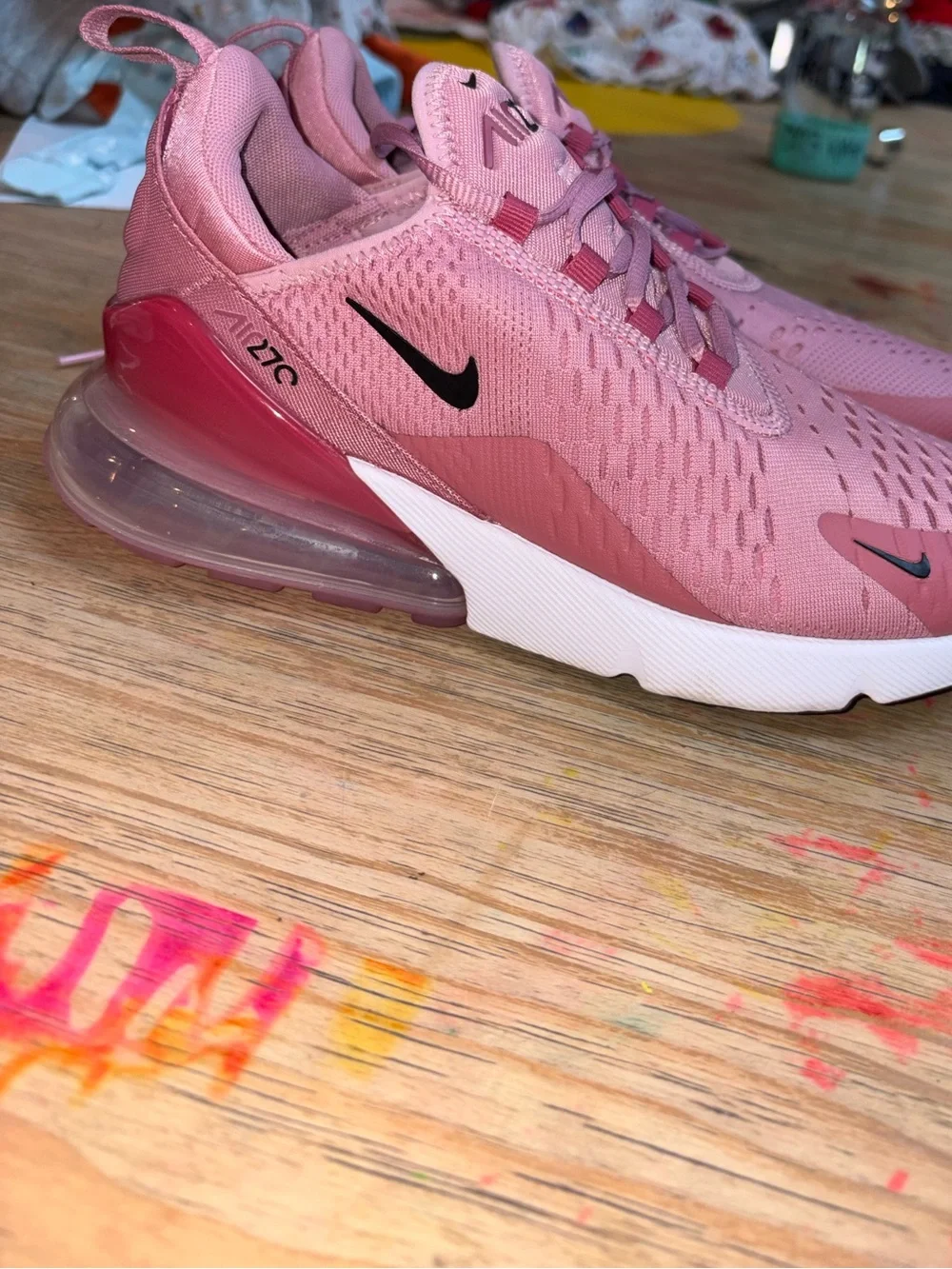 NWOT Nike Women's Air Max 270 Pink and Black Low-Top Sneakers